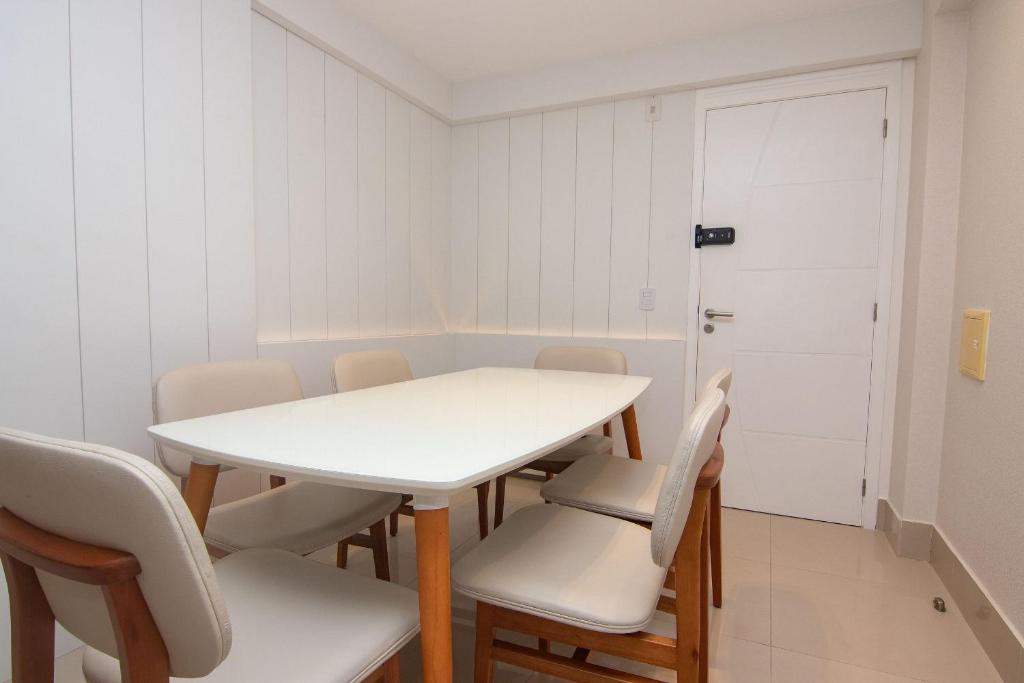 Incrível apartamento no Corais de Búzios por Carpediem room 3